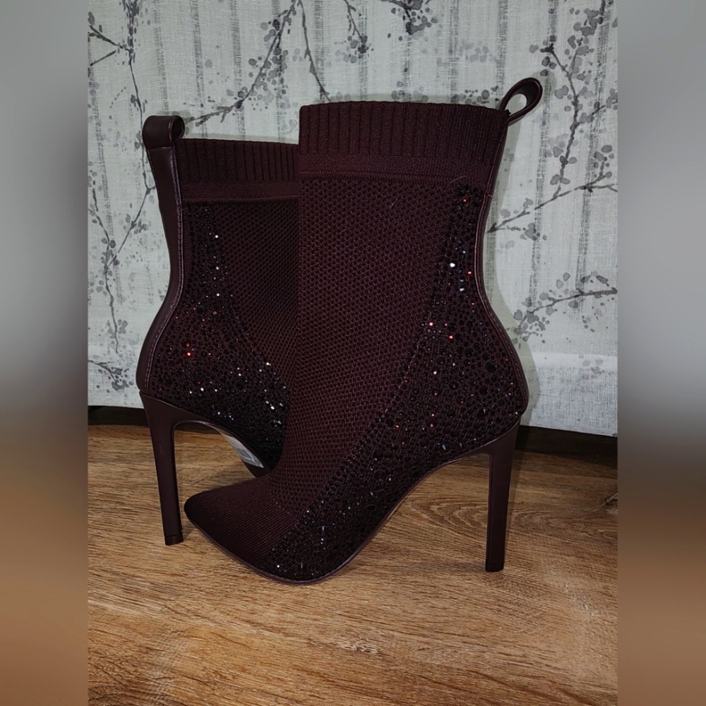 STEVE MADDEN Jenit Embellished Mesh Booties Size 6